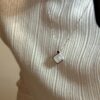 :: 精品質感‧貴氣幾何方形吊墜項鍊